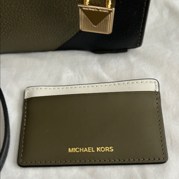 Michael Kors Olive and Black Mini Bag with matching Card wallet - Picture 3 of 14